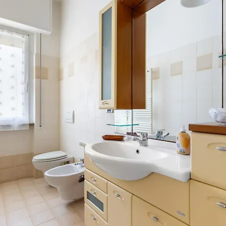 Hostdomus-casa Marais アパート